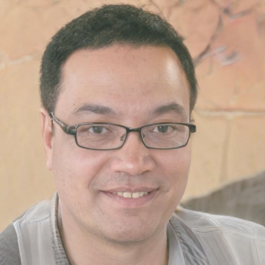 Portrait de Thomas Martin, spécialiste en optimisation budgétaire